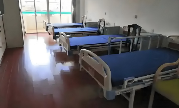 深圳积分入户第二批_2025暑期档总票房破45亿 消防车正场处在现置