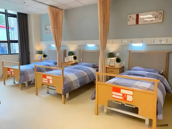 深圳积分入户第二批_2025暑期档总票房破45亿 消防车正场处在现置